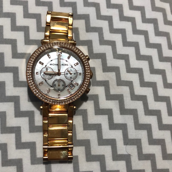 Michael Kors rose gold watch - Picture 1 of 5
